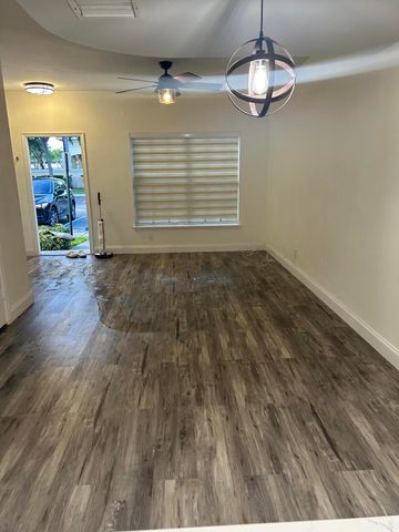 3124 SW 49th Street 119, Dania Beach, FL 33312