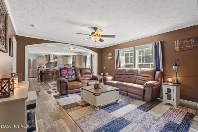 4324 Us 117, Rose Hill, NC 28458