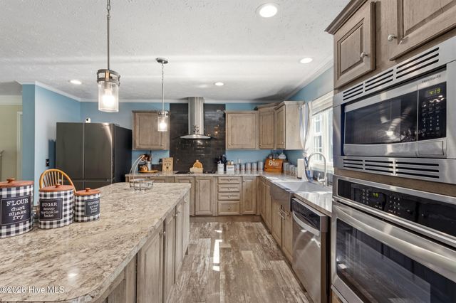 4324 Us 117, Rose Hill, NC 28458