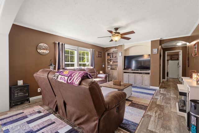 4324 Us 117, Rose Hill, NC 28458