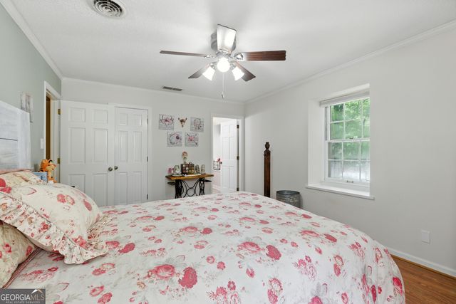 84 Oak Creek Circle, Toccoa, GA 30577