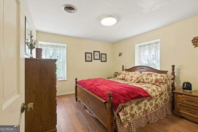 84 Oak Creek Circle, Toccoa, GA 30577