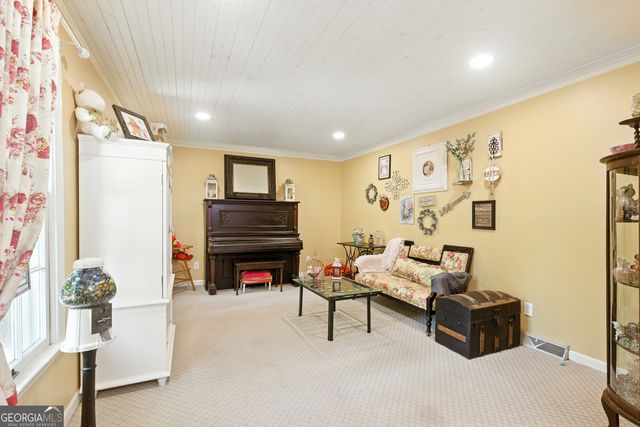 84 Oak Creek Circle, Toccoa, GA 30577