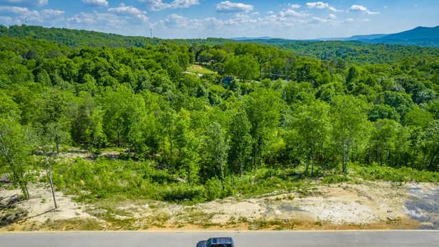 221 Cascade Drive, Rossville, GA 30741