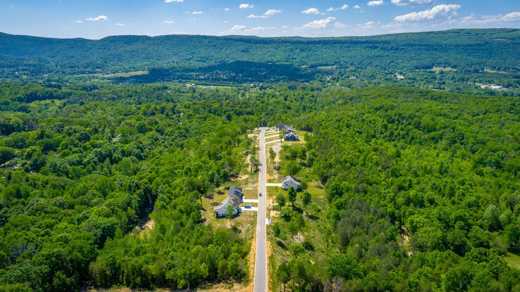 221 Cascade Drive, Rossville, GA 30741