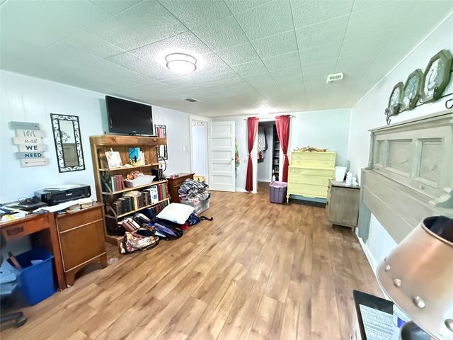619 E 12th Street, Bonham, TX 75418