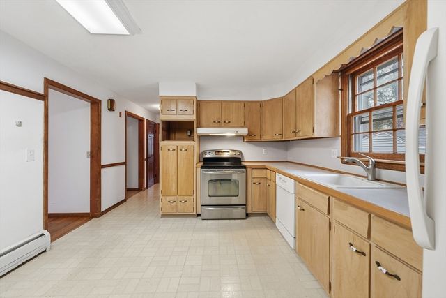 52 Vicksburg Circle, Holden, MA 01520