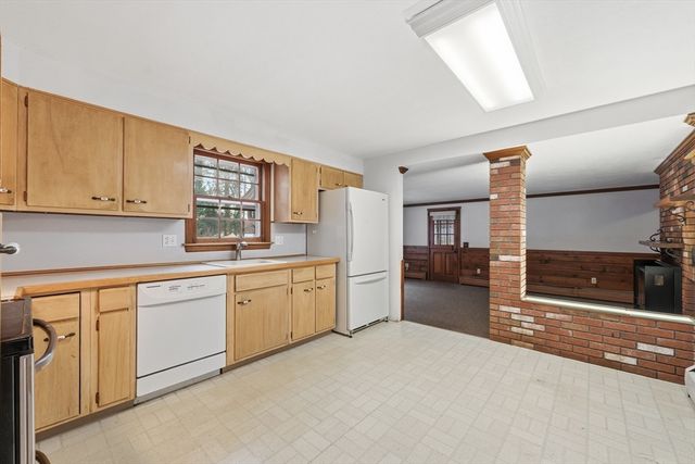 52 Vicksburg Circle, Holden, MA 01520