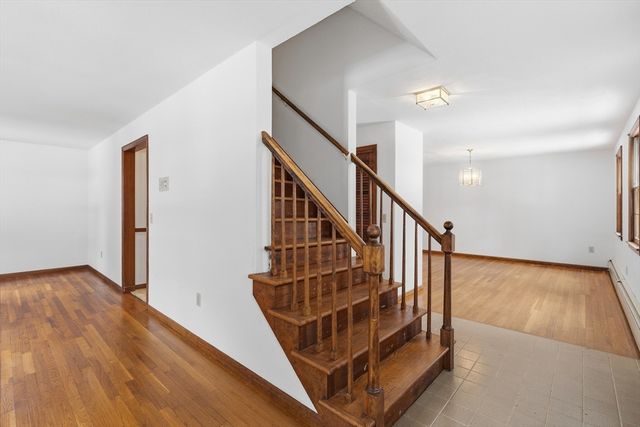 52 Vicksburg Circle, Holden, MA 01520