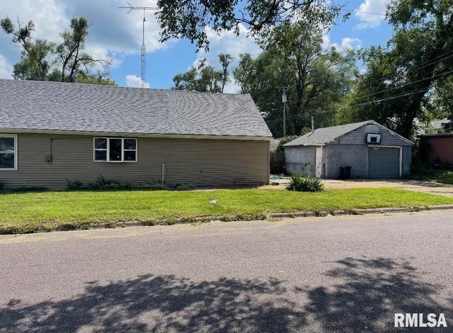 1401 S 14TH Street, Pekin, IL 61554