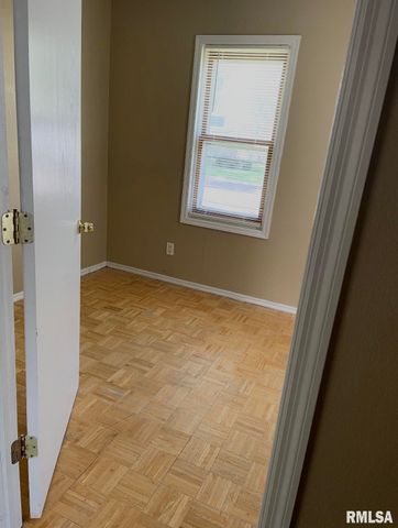 1401 S 14TH Street, Pekin, IL 61554