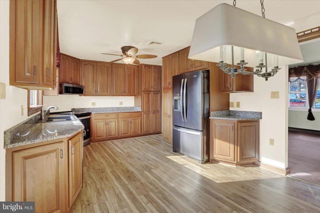 60 VISTA CIR, Etters, PA 17319