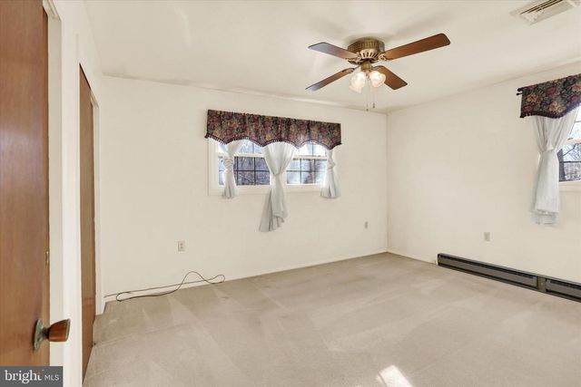 60 VISTA CIR, Etters, PA 17319