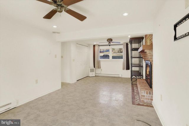 60 VISTA CIR, Etters, PA 17319