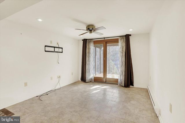 60 VISTA CIR, Etters, PA 17319