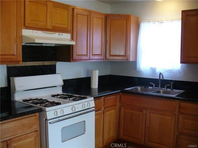 16790 Paine Street, Fontana, CA 92336
