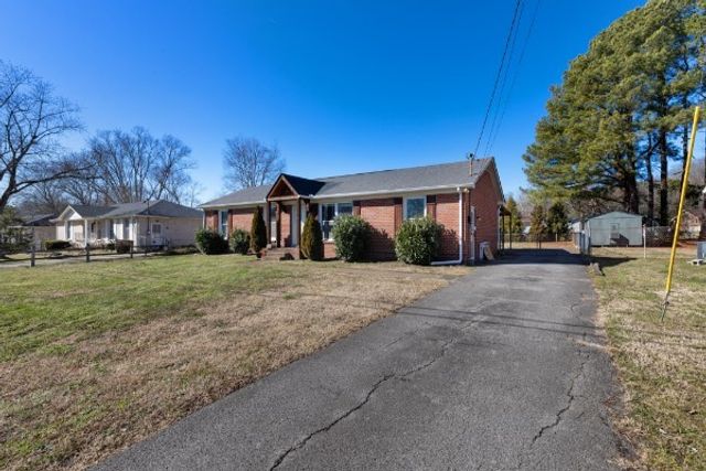 247 New Sawyer Brown Rd, Nashville, TN 37221