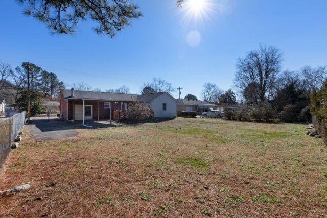 247 New Sawyer Brown Rd, Nashville, TN 37221