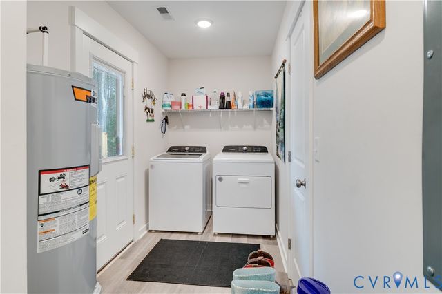 1124 Cheaneys Bridge Rd, Dunnsville, VA 22454