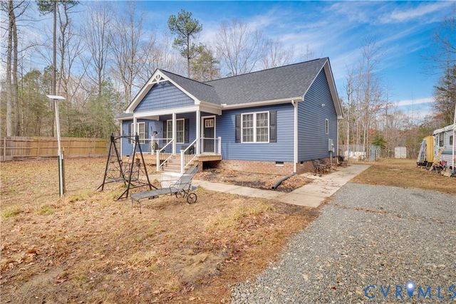 1124 Cheaneys Bridge Rd, Dunnsville, VA 22454