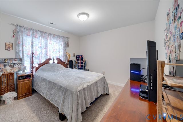 1124 Cheaneys Bridge Rd, Dunnsville, VA 22454