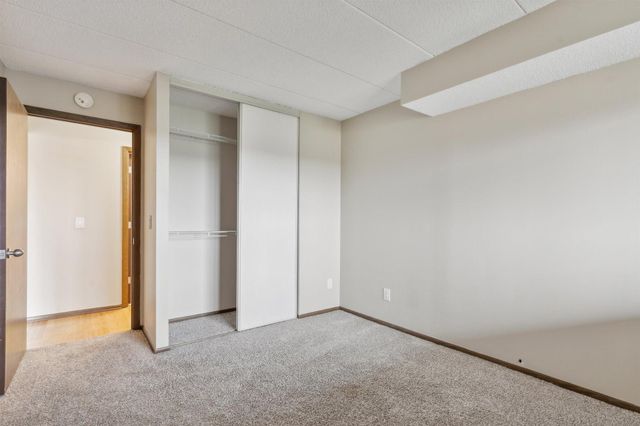 3320 Louisiana Avenue S 402, Saint Louis Park, MN 55426