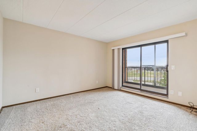 3320 Louisiana Avenue S 402, Saint Louis Park, MN 55426