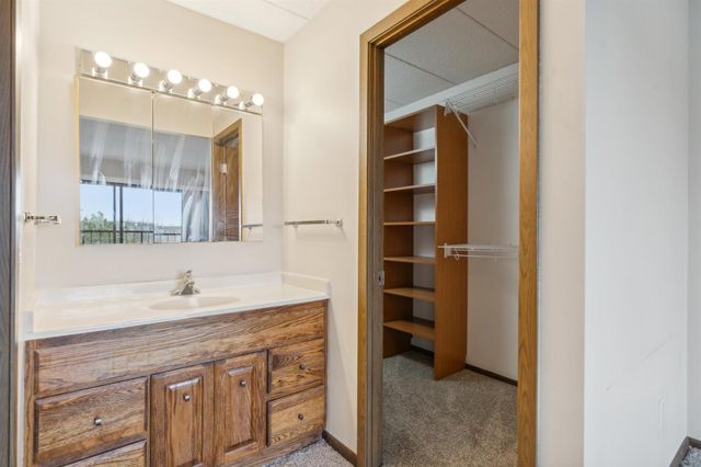 3320 Louisiana Avenue S 402, Saint Louis Park, MN 55426