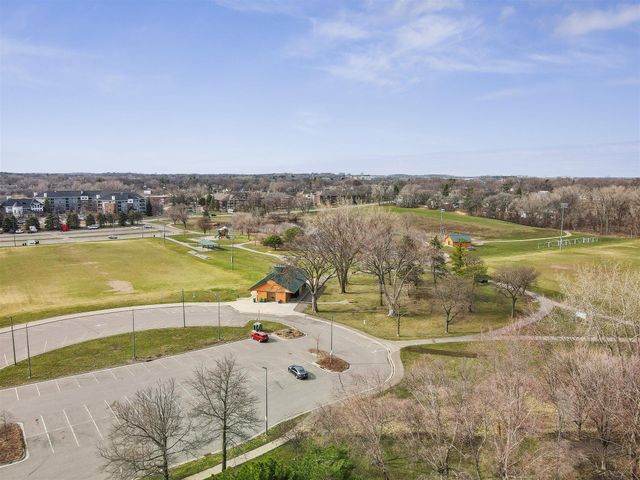 3320 Louisiana Avenue S 402, Saint Louis Park, MN 55426