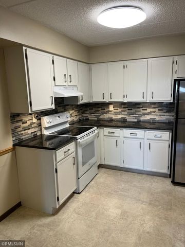 3320 Louisiana Avenue S 402, Saint Louis Park, MN 55426