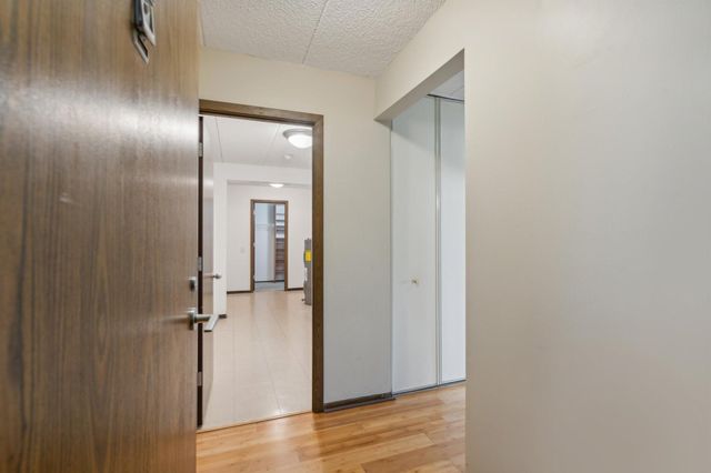 3320 Louisiana Avenue S 402, Saint Louis Park, MN 55426