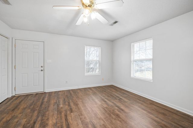 3240 Tower Dr Apt 3, Clarksville, TN 37042