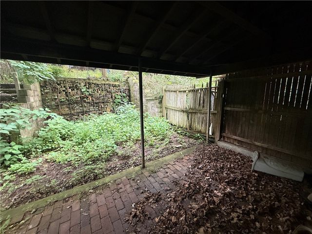 10 Courtright St, Marshall Shadeland, PA 15212