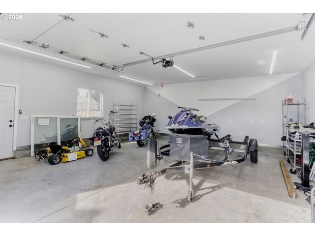 19453 Sunset Springs Dr, Oregon City, OR 97045