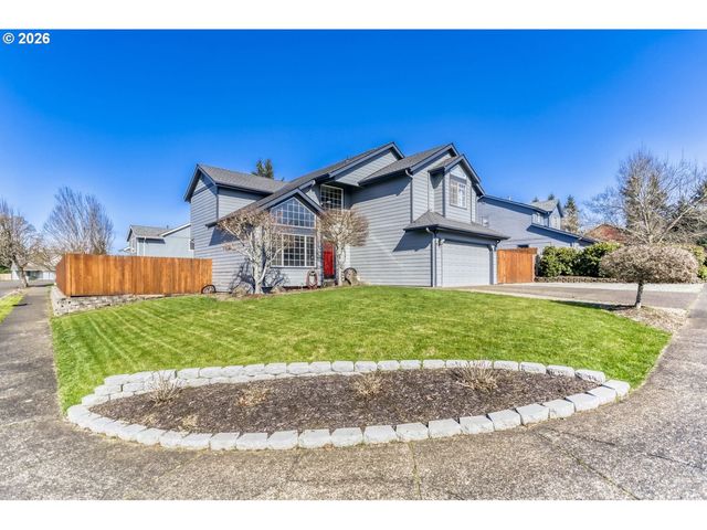 19453 Sunset Springs Dr, Oregon City, OR 97045