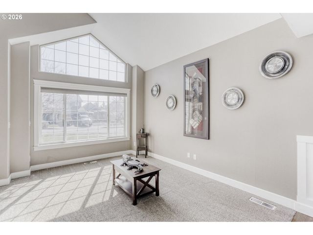 19453 Sunset Springs Dr, Oregon City, OR 97045