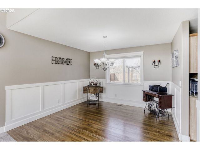 19453 Sunset Springs Dr, Oregon City, OR 97045