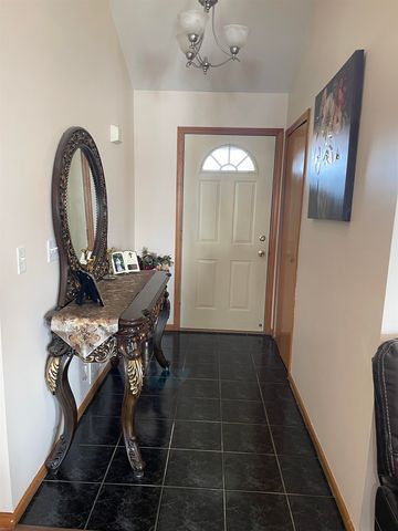 47177 Pamela Drive, Macomb Twp, MI 48044