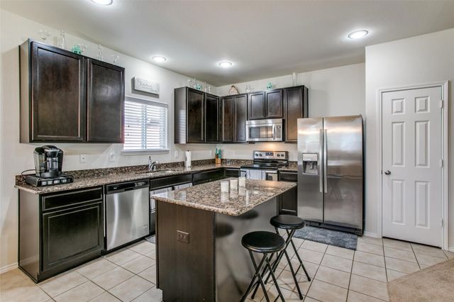 2400 Gelbray Place, Fort Worth, TX 76131