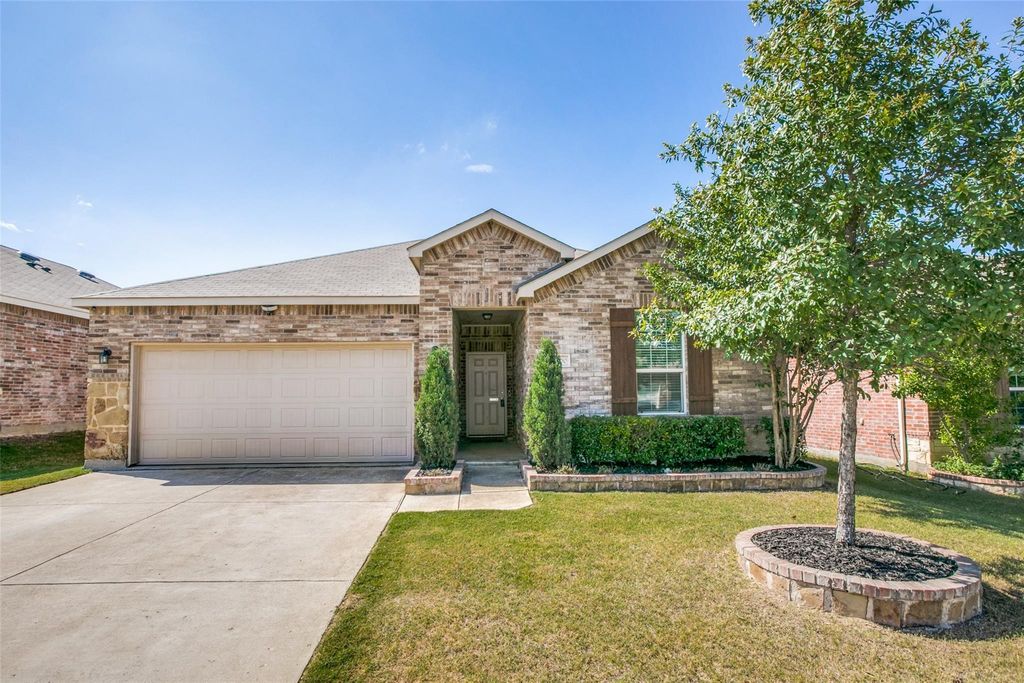 2400 Gelbray Place, Fort Worth, TX 76131