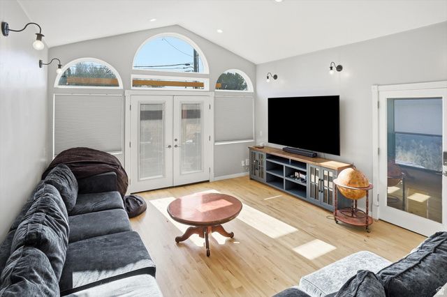 2140 E CRYSTAL AVE, Salt Lake City, UT 84109