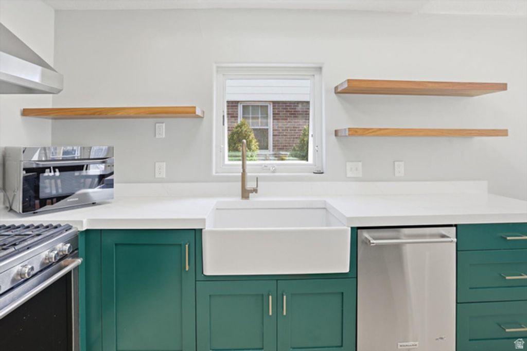 Image 13 of property listing at 2140 E CRYSTAL AVE, Salt Lake City, UT 84109