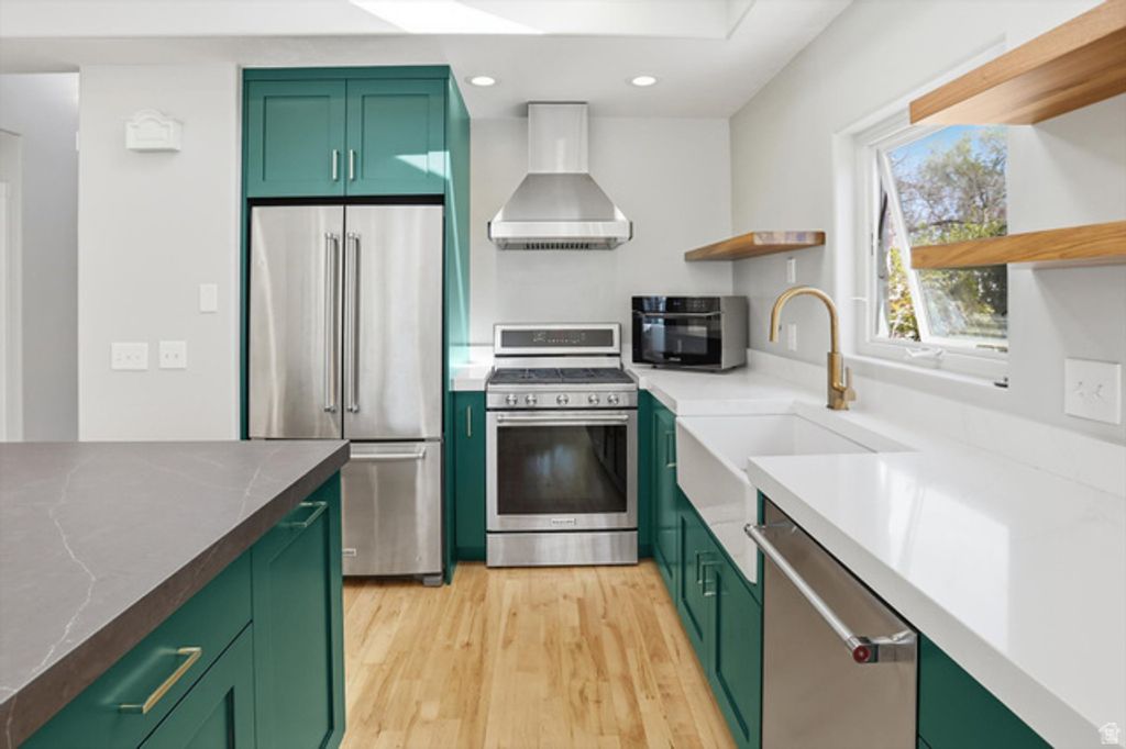 Image 14 of property listing at 2140 E CRYSTAL AVE, Salt Lake City, UT 84109