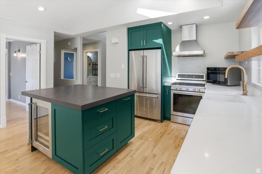 Image 15 of property listing at 2140 E CRYSTAL AVE, Salt Lake City, UT 84109