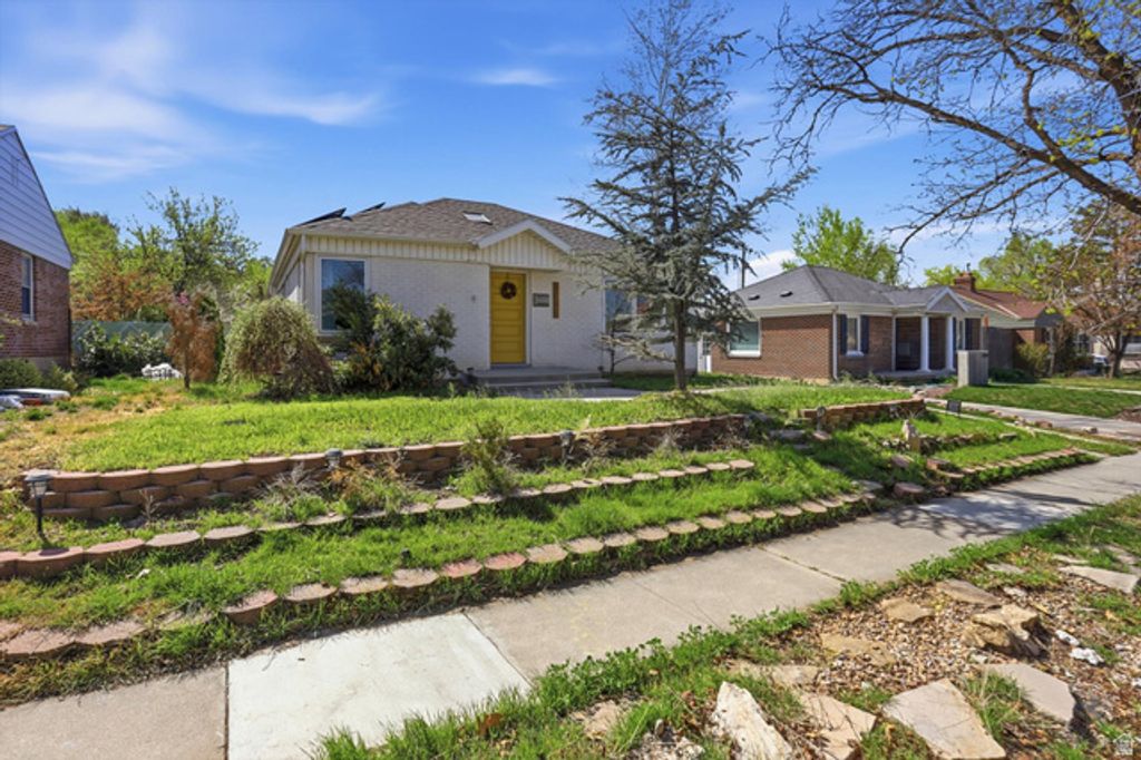 Image 3 of property listing at 2140 E CRYSTAL AVE, Salt Lake City, UT 84109