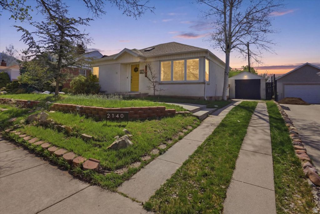 Image 4 of property listing at 2140 E CRYSTAL AVE, Salt Lake City, UT 84109