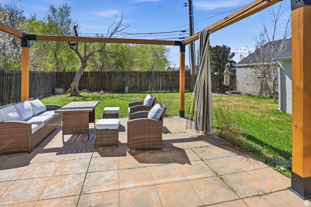 Image 33 of property listing at 2140 E CRYSTAL AVE, Salt Lake City, UT 84109