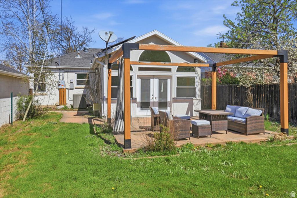 Image 37 of property listing at 2140 E CRYSTAL AVE, Salt Lake City, UT 84109
