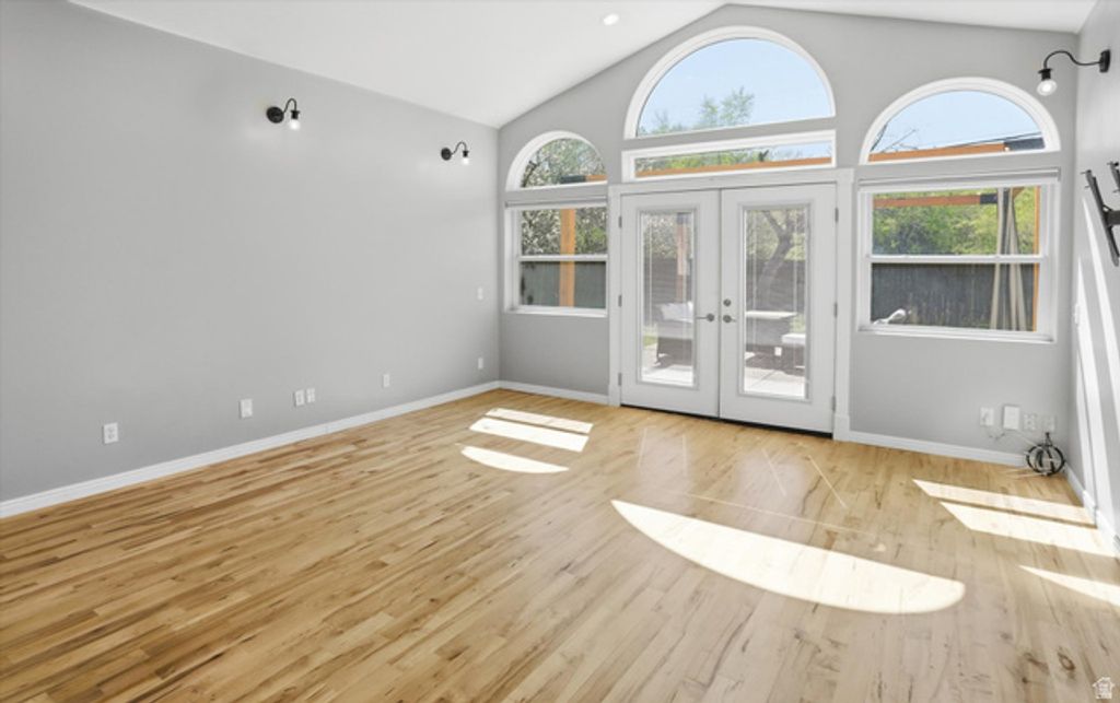 Image 8 of property listing at 2140 E CRYSTAL AVE, Salt Lake City, UT 84109
