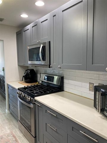 5725 80TH STREET N 404, St Petersburg, FL 33709